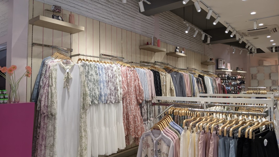 Belanja Fashion Wanita di Suhat