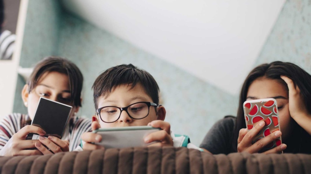 5 Cara Islami Cegah Anak Kecanduan Gadget 5 Cara Islami Cegah Anak Kecanduan Gadget