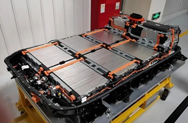 China Kembangkan Baterai Solid-State 60Ah untuk Jarak 1.000 Km