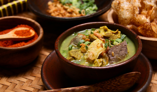 5 Rekomendasi Tempat Empal Gentong Legendaris di Cirebon yang Wajib Dicicipi