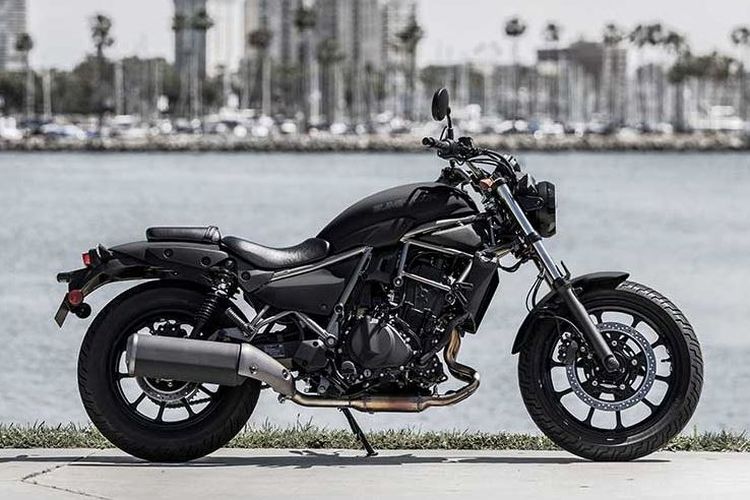 Kawasaki Eliminator vs Honda Rebel 1100: Perbandingan Motor Cruiser yang Penuh Gaya dan Performa
