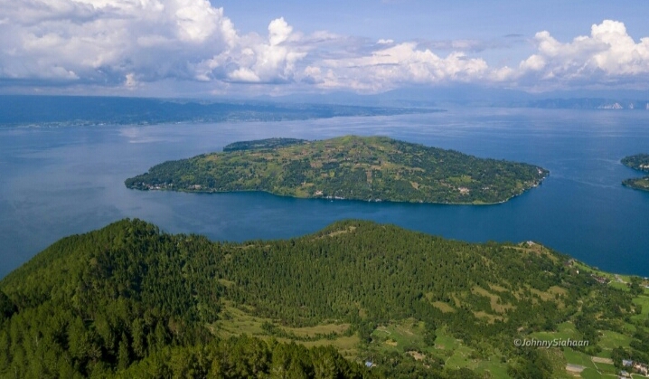 Menyelami Alam dan Budaya Batak di Danau Toba