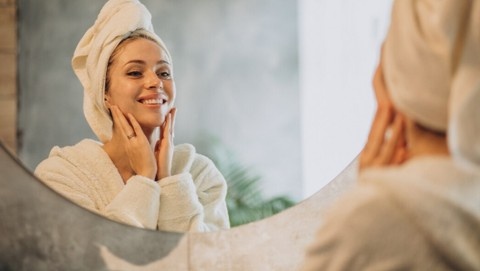 Tips Menjaga Hidrasi Kulit Selama Puasa Ramadhan Agar Wajah Tetap Segar