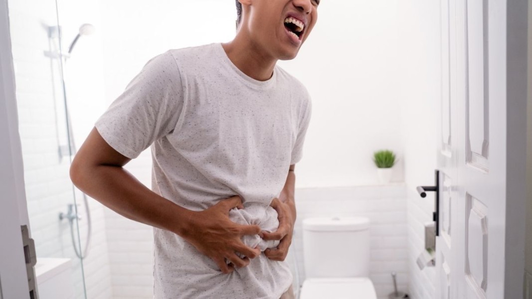 Kenali Penyebab Tubuh Tak Enak Badan serta Sembelit yang Sering Terjadi Saat Bepergian Jauh