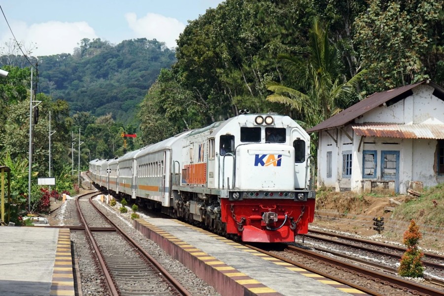 KAI Bangun Terowongan Kereta Baru di Gumitir