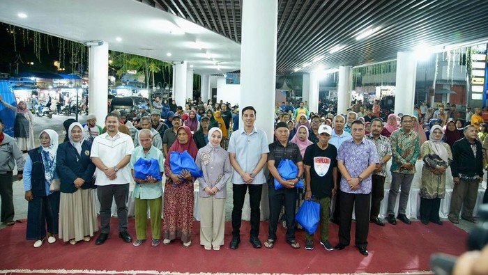 Andre Rosiade Salurkan 5 Ribu Paket Sembako Bagi Warga Sawahlunto Sekarang