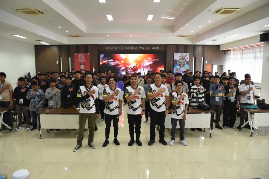 Melalui Olahraga Bersama: Polres Gresik Rayakan Hari Bhayangkara ke 79