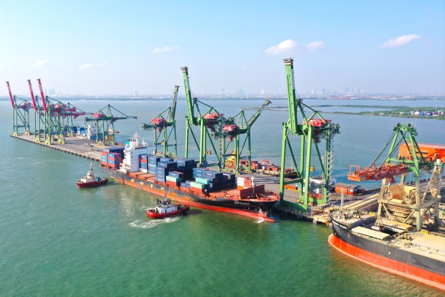 Teknologi Canggih AI dan Robotik Ubah Wajah Terminal Teluk Lamong