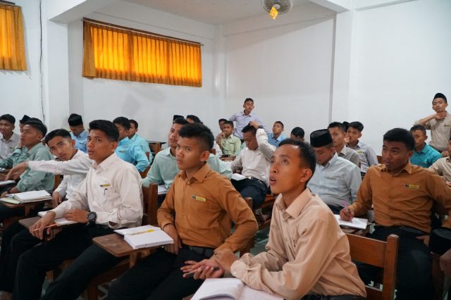 Tingkatkan Kesadaran Tentang Keamanan dan Manfaat Listrik di Kalangan Santri Teknik Gontor