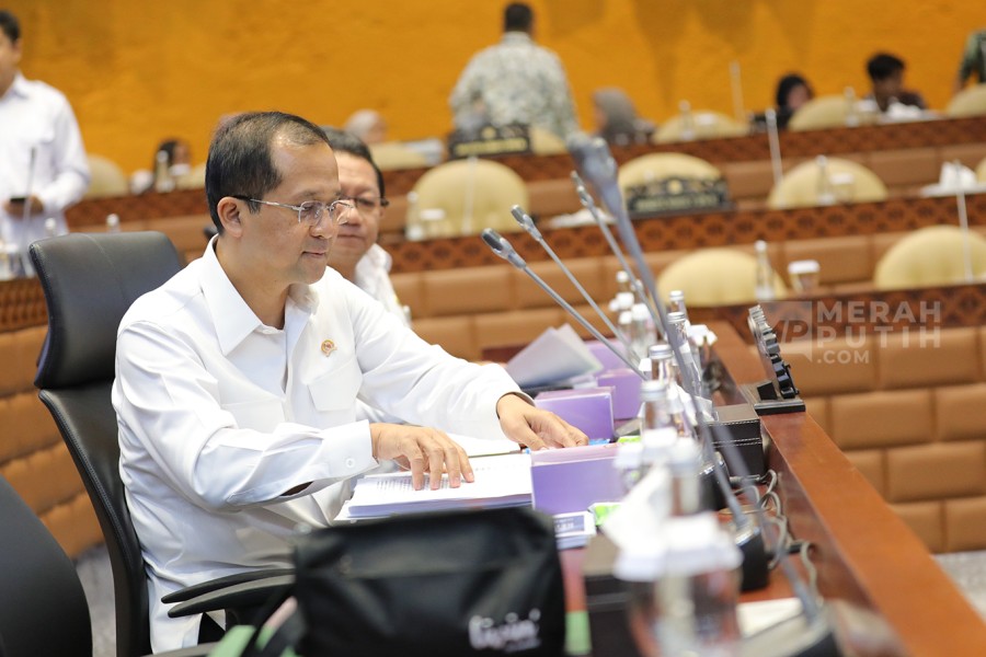 Menteri Transmigrasi Kajian Potensi Kerja Sama dengan Danantara: Peluang Investasi Sedang Dibahas