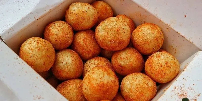 Cimol Bandung Jadi Primadona Kuliner di Pantai Panjang
