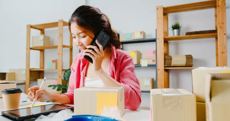 Strategi UMKM Maju Bersama Teknologi di Era Digital