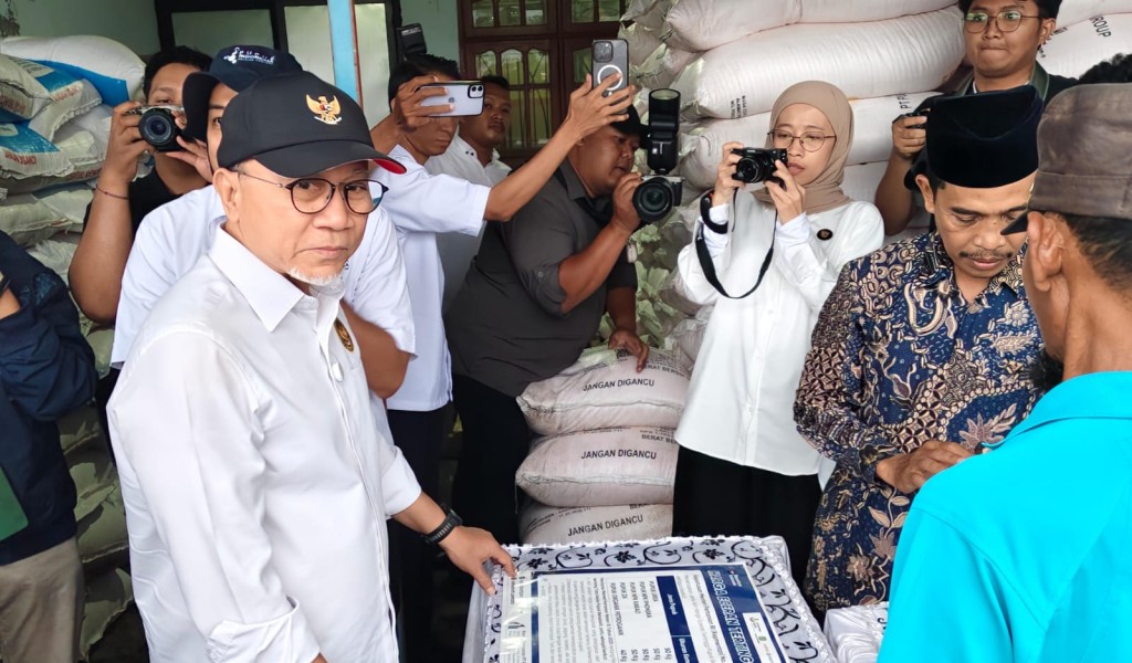 Zulkifli Hasan Dorong Penurunan Harga Pupuk Subsidi Demi Petani Indonesia