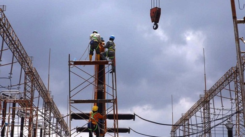 PLN Perkuat InfrastrukturListrik Desa Ombolata Dukung Pembangunan Wilayah Kepulauan