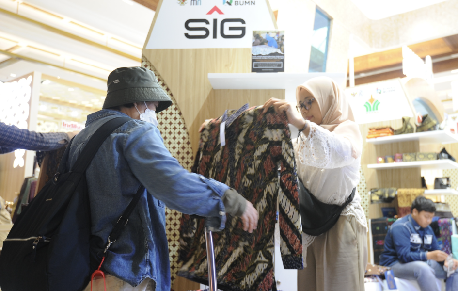 SIG dan Rumah BUMN Dorong UMKM Berkembang, Ajak Masyarakat Dukung Produk Lokal di Pameran INACRAFT 2025