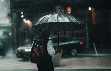 BMKG Tetapkan Siaga Hujan Lebat Pantura Jawa Tengah Akhir Januari 2026