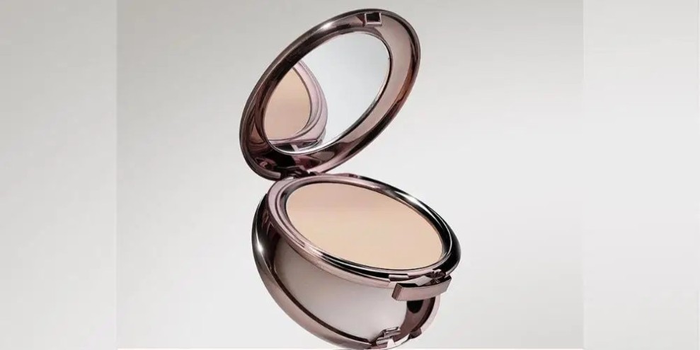 Rekomendasi Bedak Padat Tahan Lama untuk Kulit Berminyak