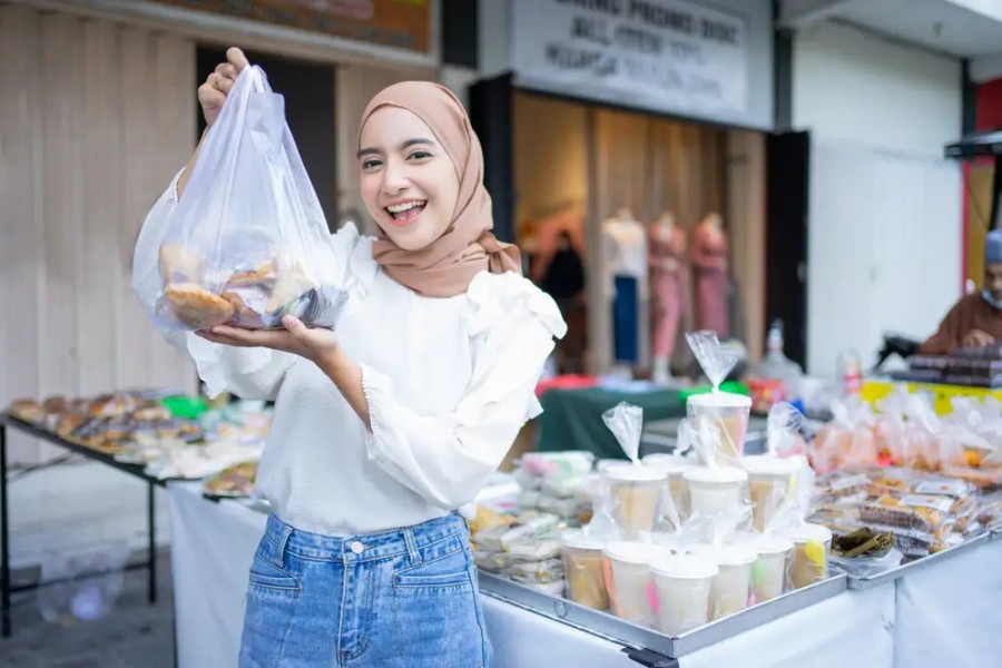 Takjil, Pilihan Nama Unik hingga Laris Manis di Bulan Ramadan