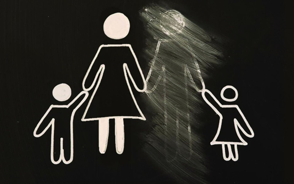 Menguak Akar Fenomena Fatherless di Indonesia: Saat Figur Ayah Kian Menghilang