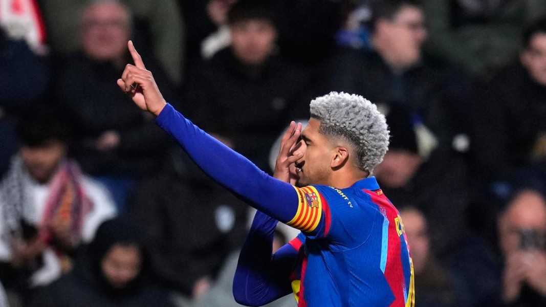 Araujo Antar Barcelona Ke Semifinal Copa Del Rey Ungkap Kedekatan Flick Emosional