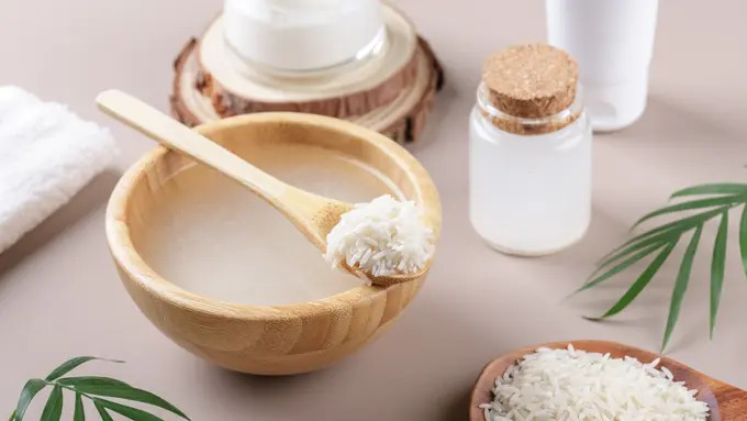 5 Manfaat Luar Biasa Air Cucian Beras yang Jarang Diketahui