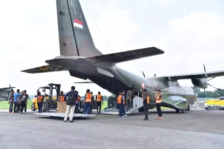 Operasi Udara TNI AU Percepat Distribusi Bantuan Besar untuk Korban Banjir Aceh