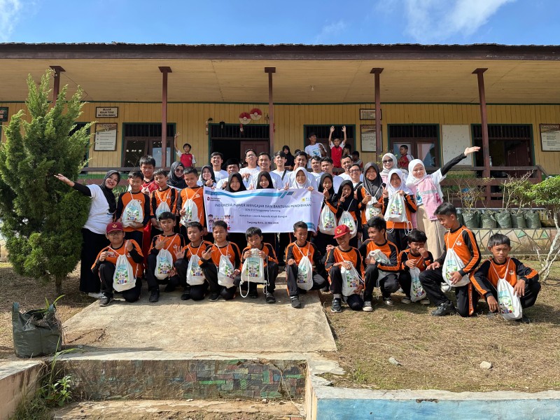 PLN Indonesia Power UBH Gelar Program IP Mengajar untuk Anak Bangsa dan Salurkan Bantuan Pendidikan di SDN 013 Tenggarong Seberang