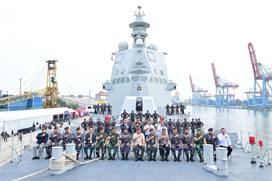 KRI Brawijaya-320 TNI AL Siap Mendukung Misi Kemanusiaan dan Perdamaian