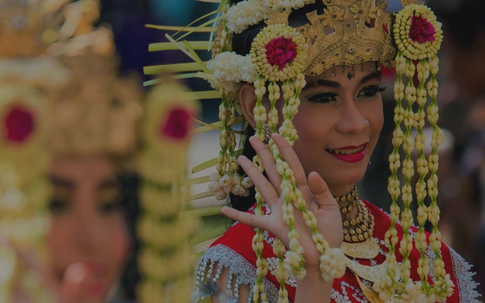 Sejarah Tari Baksa Kembang, Fungsi, hingga Propertinya