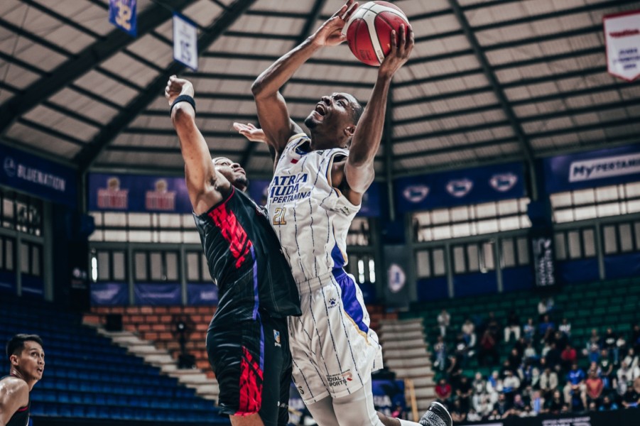 Basket Indonesia: Jalen Jones Jadi Tembok Raksasa Satria Muda Redam Hangtuah