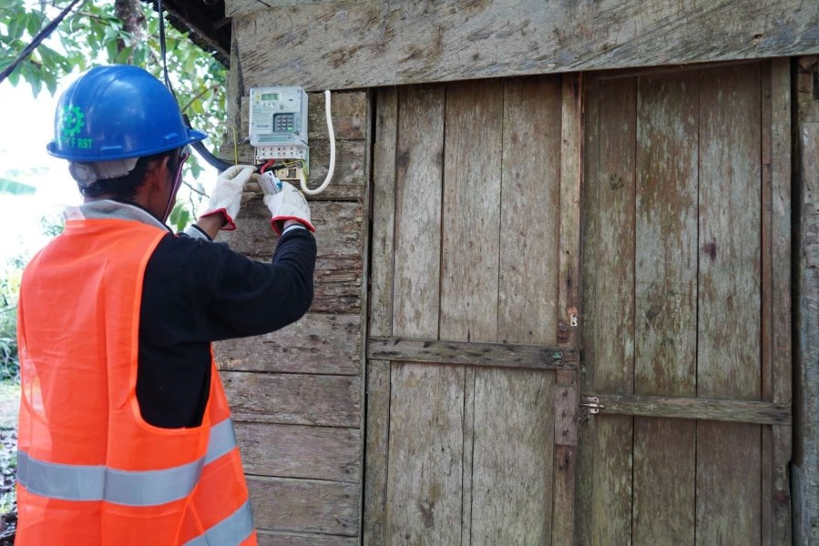ESDM Targetkan 1,2 Juta Rumah Tangga Desa Terlistriki 2029
