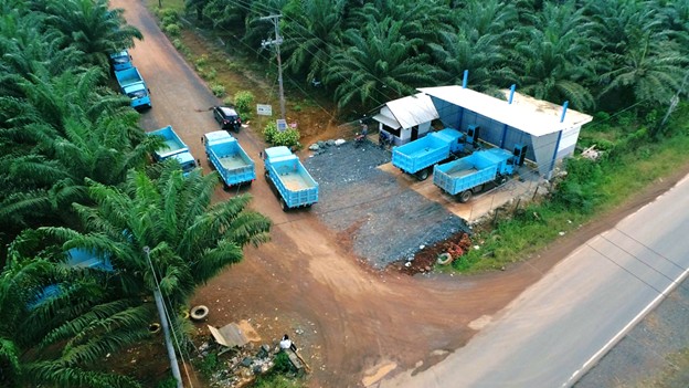 Jhonlin Agro Raya Perkuat Energi Hijau Lewat Truk Listrik