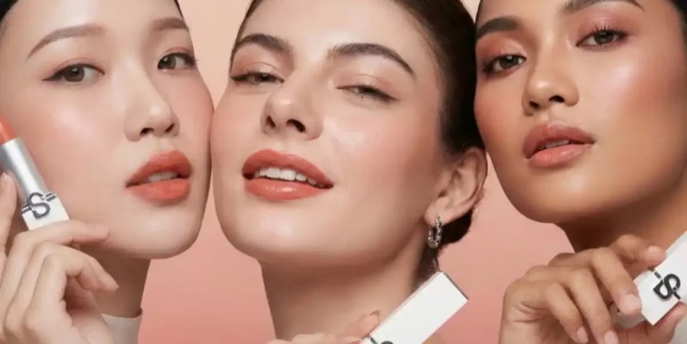 Tren Makeup Lebaran 2026 Natural Elegan dengan Warna Peach