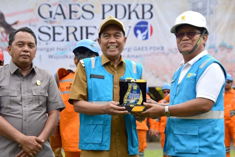 Bupati HSS Dorong Infrastruktur Listrik untuk Kemajuan Daerah