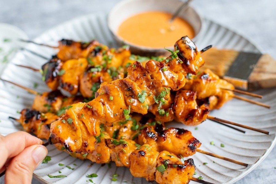 Resep Bang Bang Chicken Skewers yang Mudah Dibuat di Rumah Dengan Rasa Gurih Manis