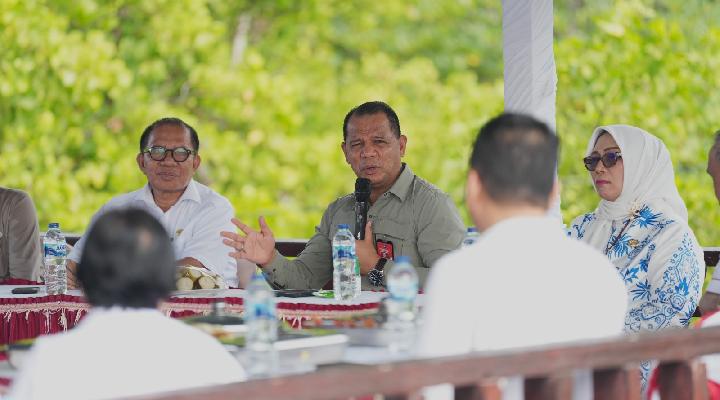 BCA Dorong Liburan Hijau Bersama Warga Desa