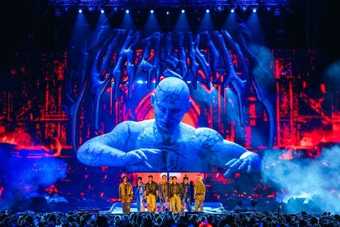 Layar Bioskop Dunia Bertekuk Lutut di Hadapan Konser Epik Stray Kids