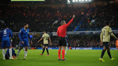 Kartu Merah Araujo Rusak Permainan Barcelona di Stamford Bridge