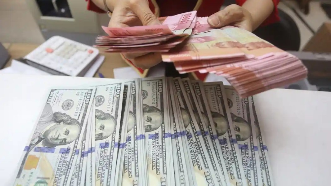 Rupiah Melemah Dolar AS Tembus Rp16.910 Pagi Ini