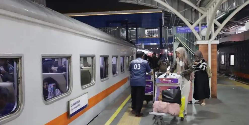 Kereta Api Tetap Jadi Pilihan Utama Transportasi Pemudik Tahun 2026