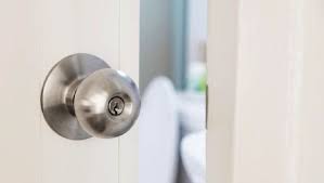 Ini Alasan Pintu Kamar Mandi Harus Selalu Ditutup Menurut Feng Shui: Rahasia Energi Positif di Rumah Anda