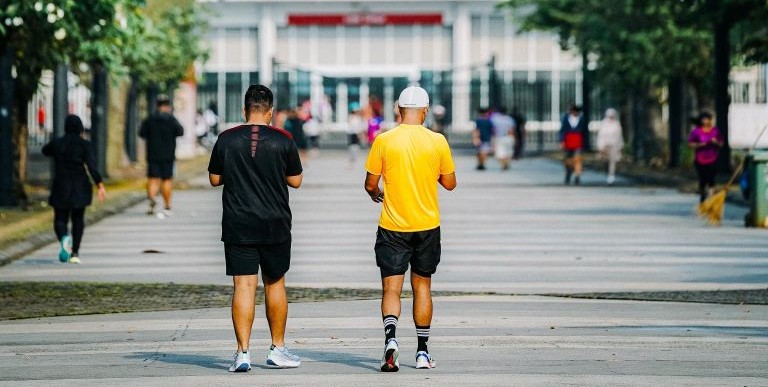 Aktivitas Fisik Ideal Selama Bulan Puasa: Jalan Kaki Menjadi Solusi