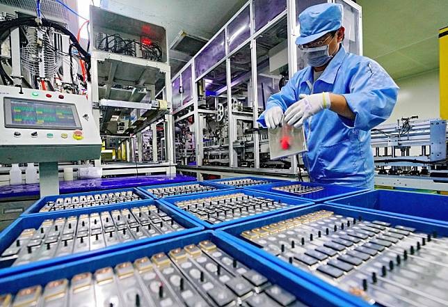Mendorong Revolusi Hijau di Industri Konstruksi: Baterai Microvast Jadi Sorotan di bauma CHINA 2024