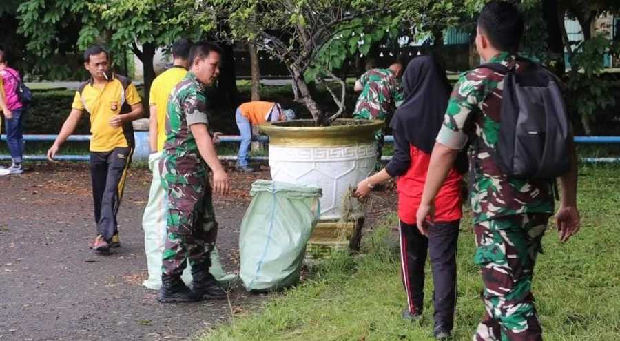 Jumat Bersih Polres Lahat Perkuat Sinergi TNI Polri Pemda Jaga Lingkungan