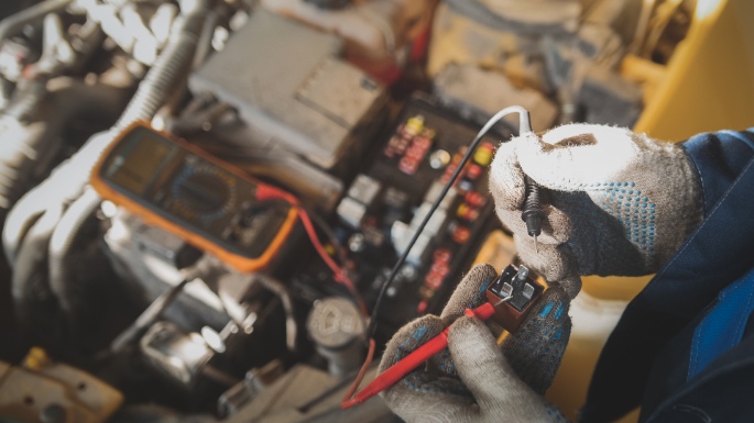 Daftar 10 Bengkel Spesialis Kelistrikan Mobil dan Biayanya