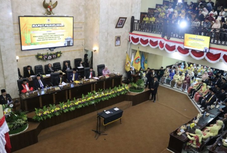 Gubernur Kalimantan Selatan Tegaskan Tekad Membangun Infrastruktur Logistik Berkelanjutan di Sidang Paripurna DPRD Kalsel