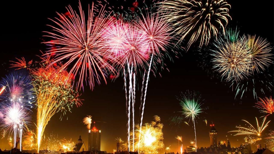 20 Tradisi Malam Tahun Baru dari Berbagai Negara yang Penuh Makna