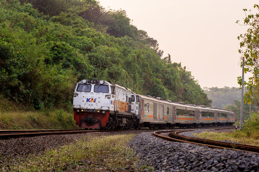 PT Kereta Api Indonesia Meluncurkan Direct Train Gambir sampai Yogyakarta Tanpa Transit, Sambut Kenyamanan dan Efisiensi Perjalanan
