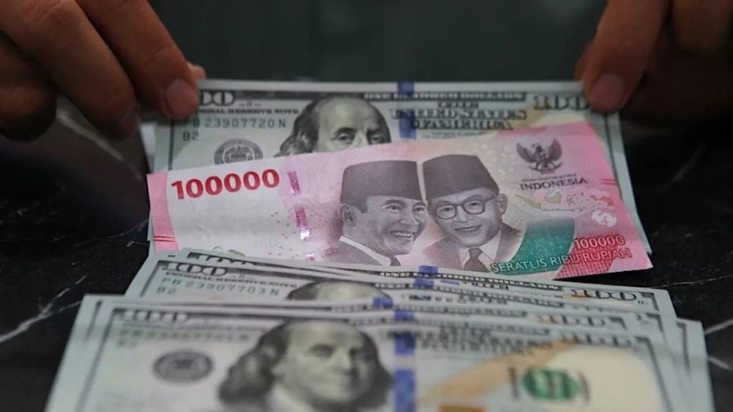 Rupiah Diproyeksi Melemah Terbatas Hari Ini Dipengaruhi Sentimen Global dan Domestik