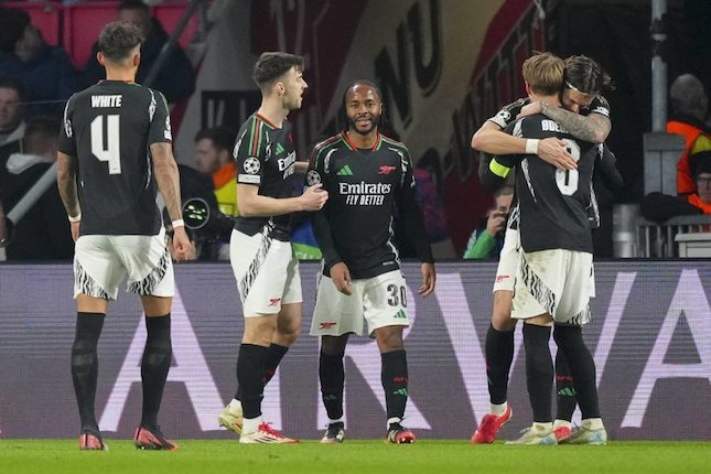 Arsenal Hancurkan PSV Eindhoven 7-1: Odegaard Bersinar, Timber Tangguh, Sterling Mengecewakan